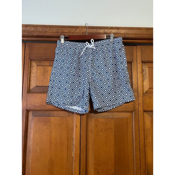 NWT Collars & Co Men's 7” Riviera Swim Trunks Shorts Navy Blue White Geo Size M - Picture 2 of 10